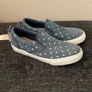 NWT Gap slip on sneakers